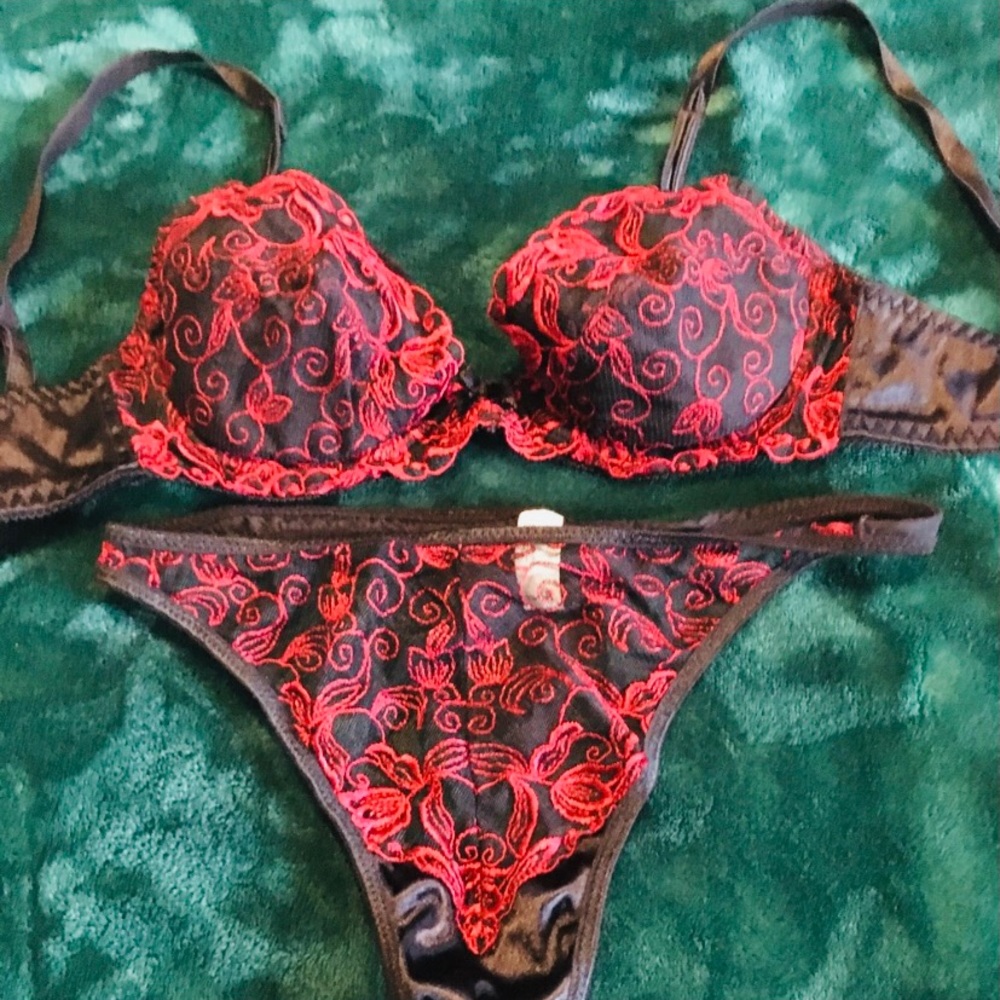 Valentines red and black lace bra/pantie set.